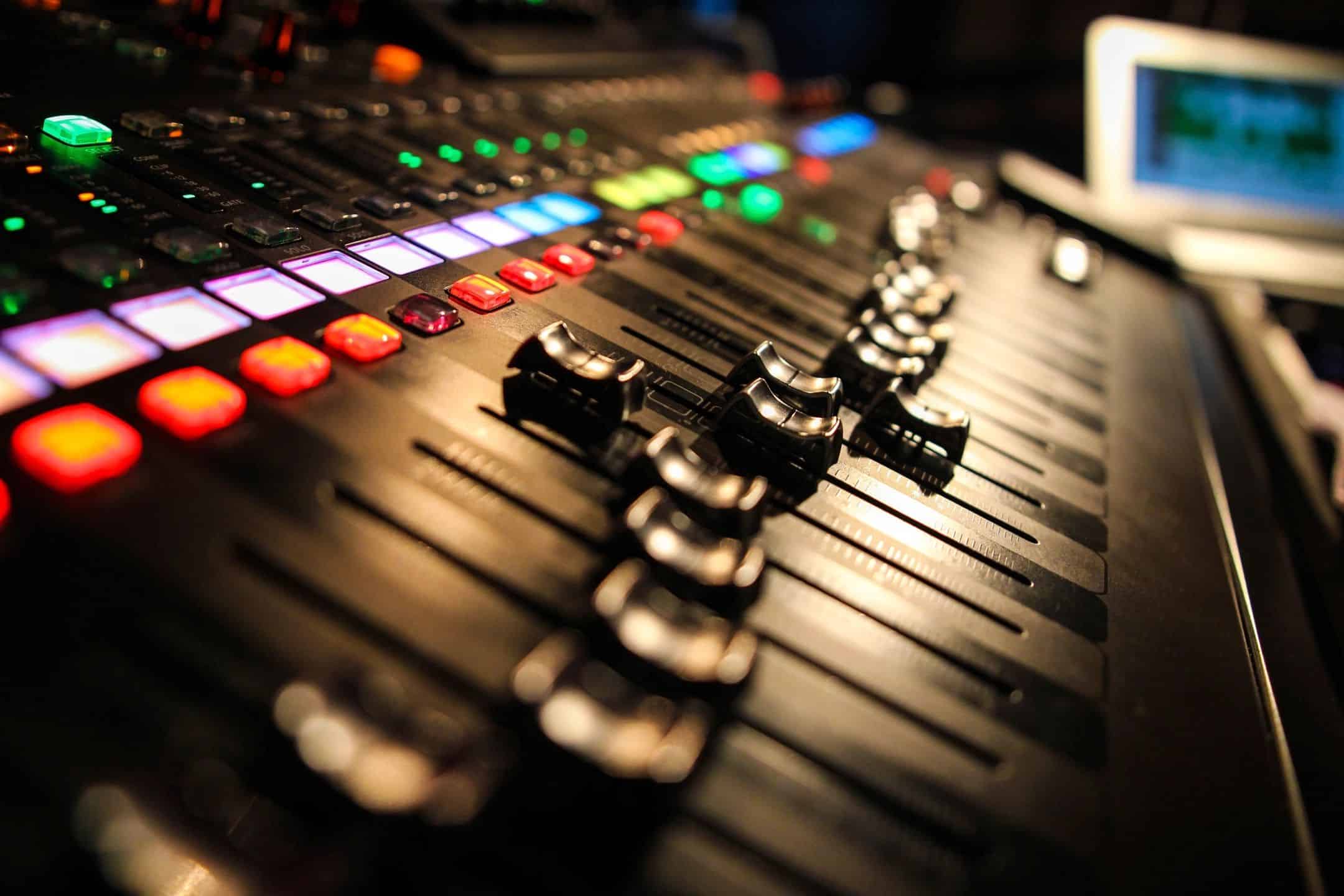 Courses in music production audio engineering and DJ